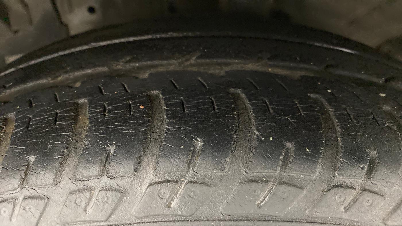2010 Honda Civic 1.8V MT, Petrol, Manual, 60,137 km, Left Front Tyre Tread
