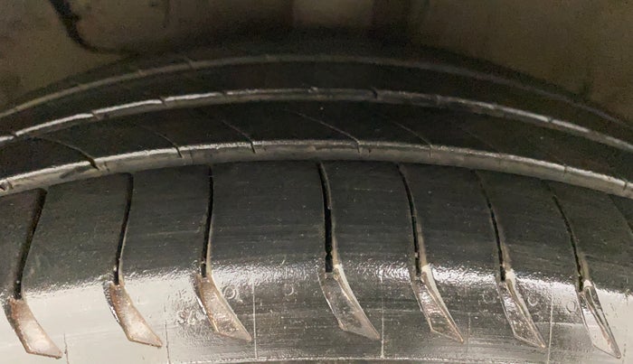 2021 Hyundai New Elantra 1.5 SX MT DIESEL, Diesel, Manual, 71,873 km, Left Front Tyre Tread