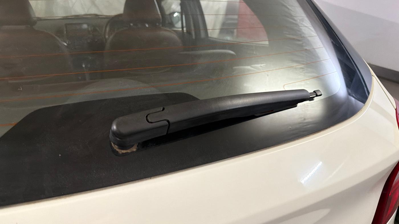 2021 Ford New Figo TITANIUM PLUS 1.2 PETROL AT, Petrol, Automatic, 69,969 km, Rear Wiper