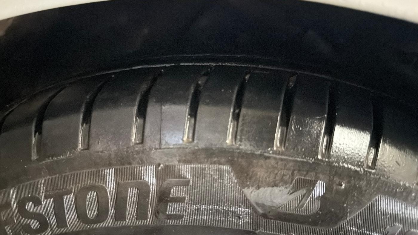 2021 Ford New Figo TITANIUM PLUS 1.2 PETROL AT, Petrol, Automatic, 69,969 km, Left Front Tyre Tread