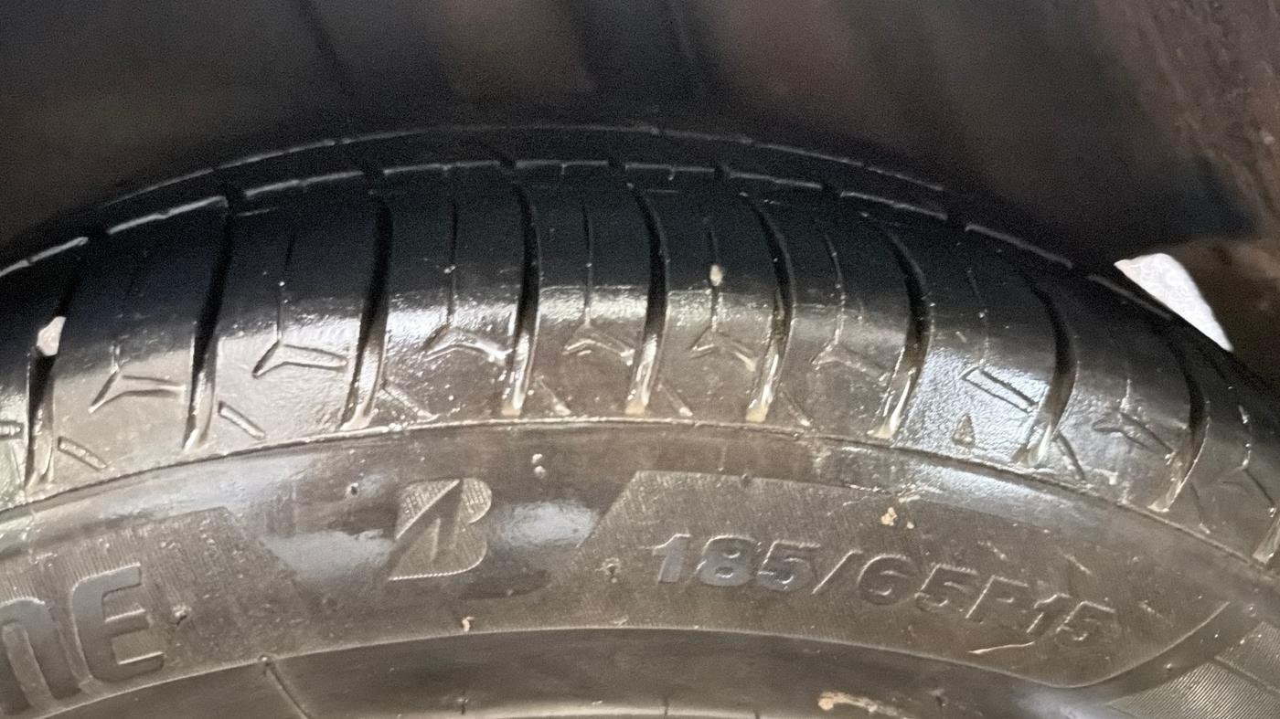 2021 Ford New Figo TITANIUM PLUS 1.2 PETROL AT, Petrol, Automatic, 69,969 km, Left Rear Tyre Tread