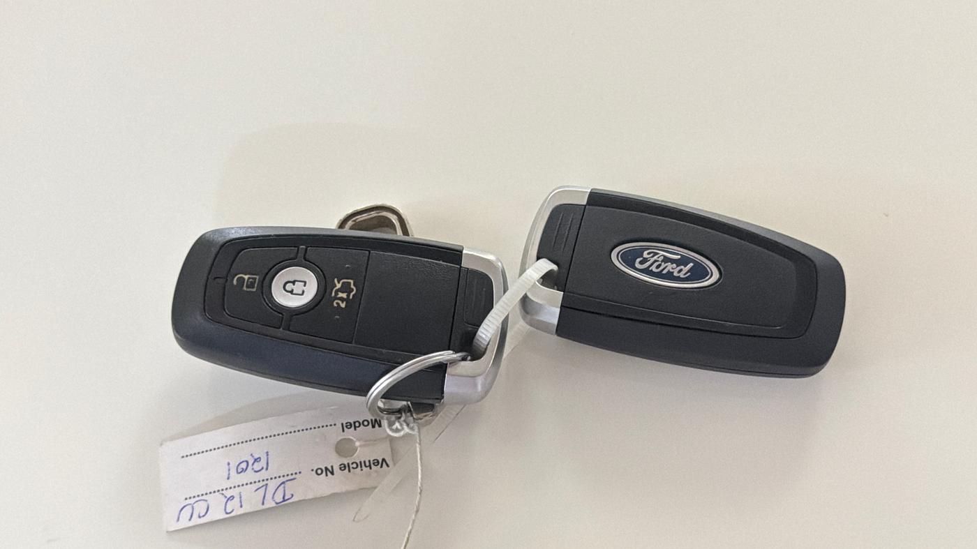 2021 Ford New Figo TITANIUM PLUS 1.2 PETROL AT, Petrol, Automatic, 69,969 km, Key Close Up