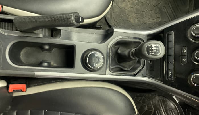 2022 Tata NEXON XM SUNROOF PETROL, Petrol, Manual, 52,446 km, Gear Lever