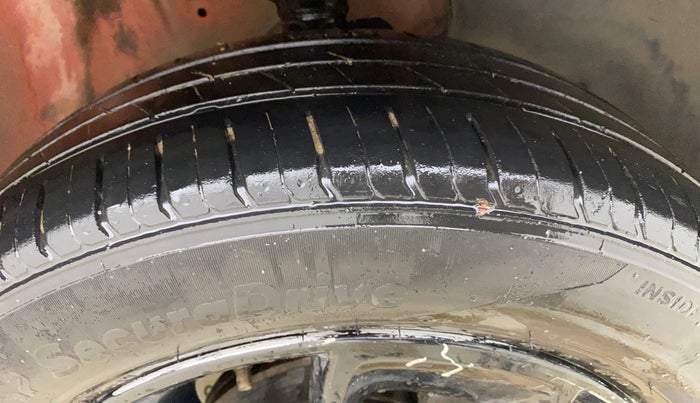 2017 Maruti IGNIS ZETA 1.2 AMT, Petrol, Automatic, 57,417 km, Right Front Tyre Tread