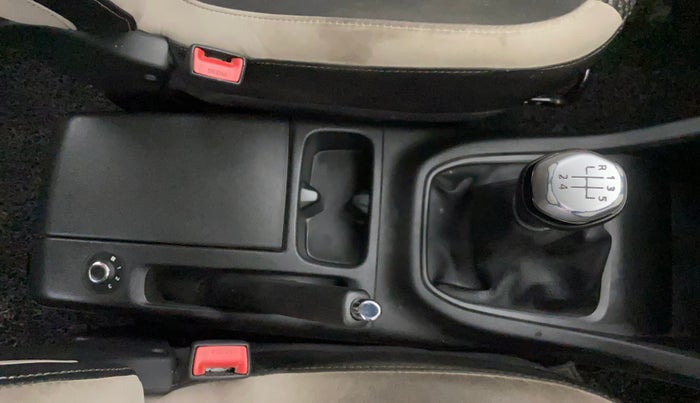 2019 Renault TRIBER RXZ, Petrol, Manual, 48,506 km, Gear Lever