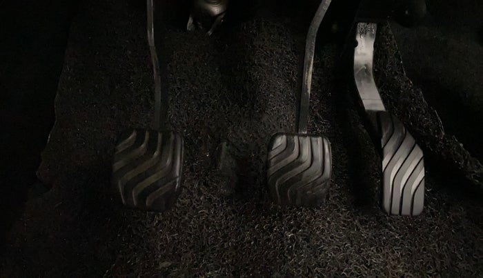 2019 Renault TRIBER RXZ, Petrol, Manual, 48,506 km, Pedals