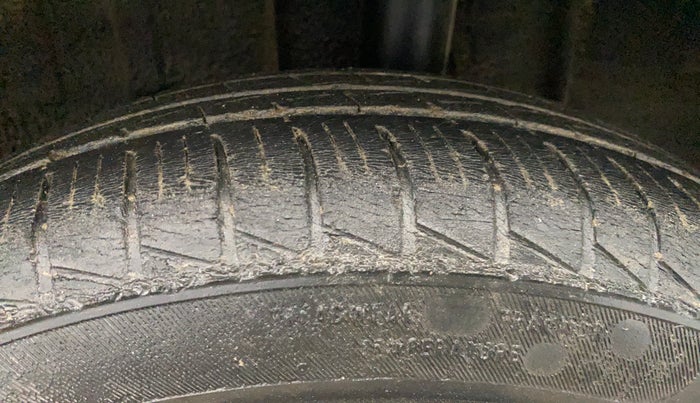 2019 Renault TRIBER RXZ, Petrol, Manual, 48,506 km, Left Rear Tyre Tread