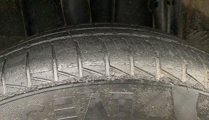 2019 Renault TRIBER RXZ, Petrol, Manual, 48,506 km, Right Rear Tyre Tread