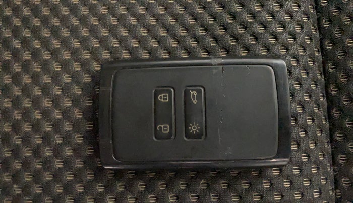 2019 Renault TRIBER RXZ, Petrol, Manual, 48,506 km, Key Close Up