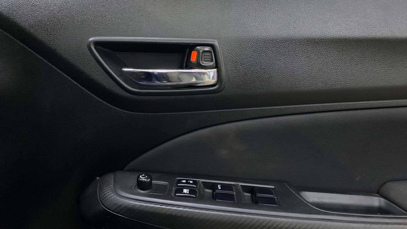2023 Maruti Swift VXI AMT, Petrol, Automatic, 50,231 km, Driver Side Door Panels Control