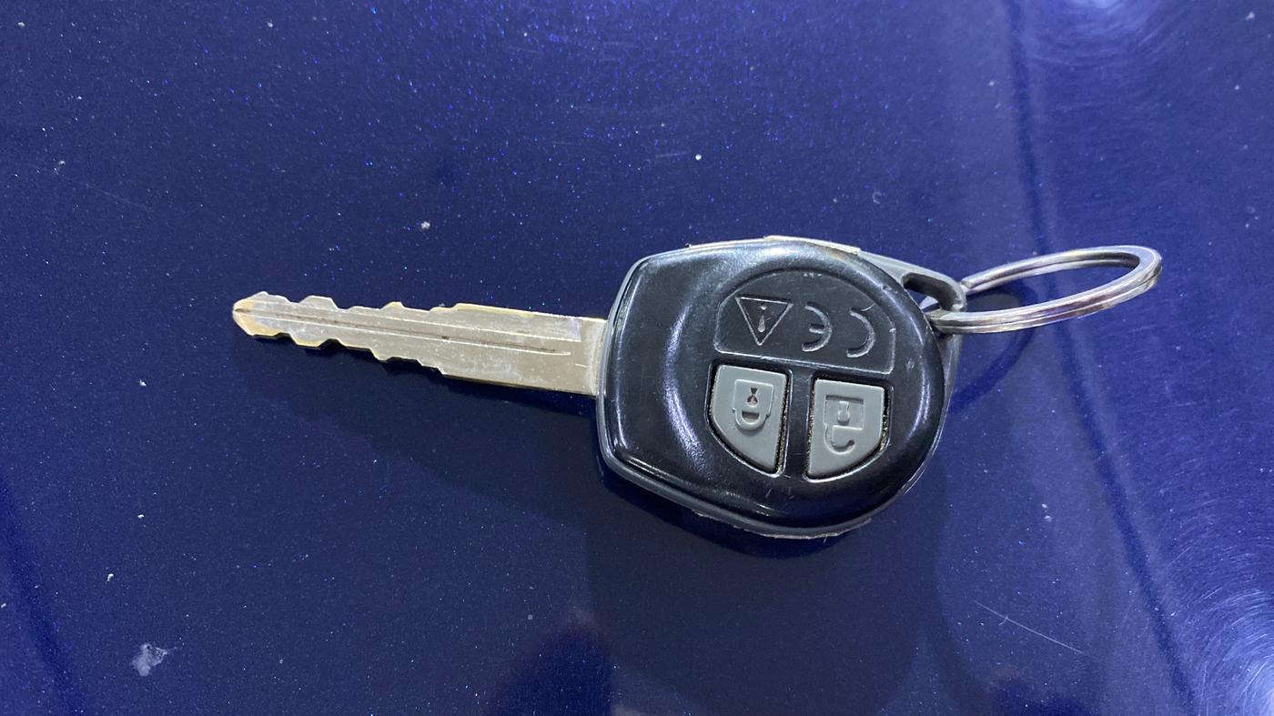 2023 Maruti Swift VXI AMT, Petrol, Automatic, 50,231 km, Key Close Up