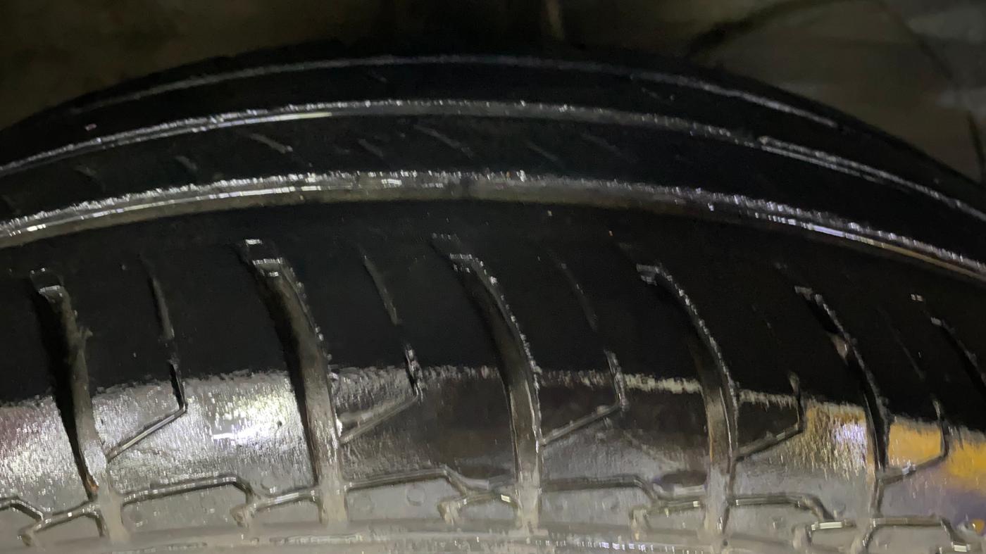 2023 Maruti Swift VXI AMT, Petrol, Automatic, 50,231 km, Right Front Tyre Tread