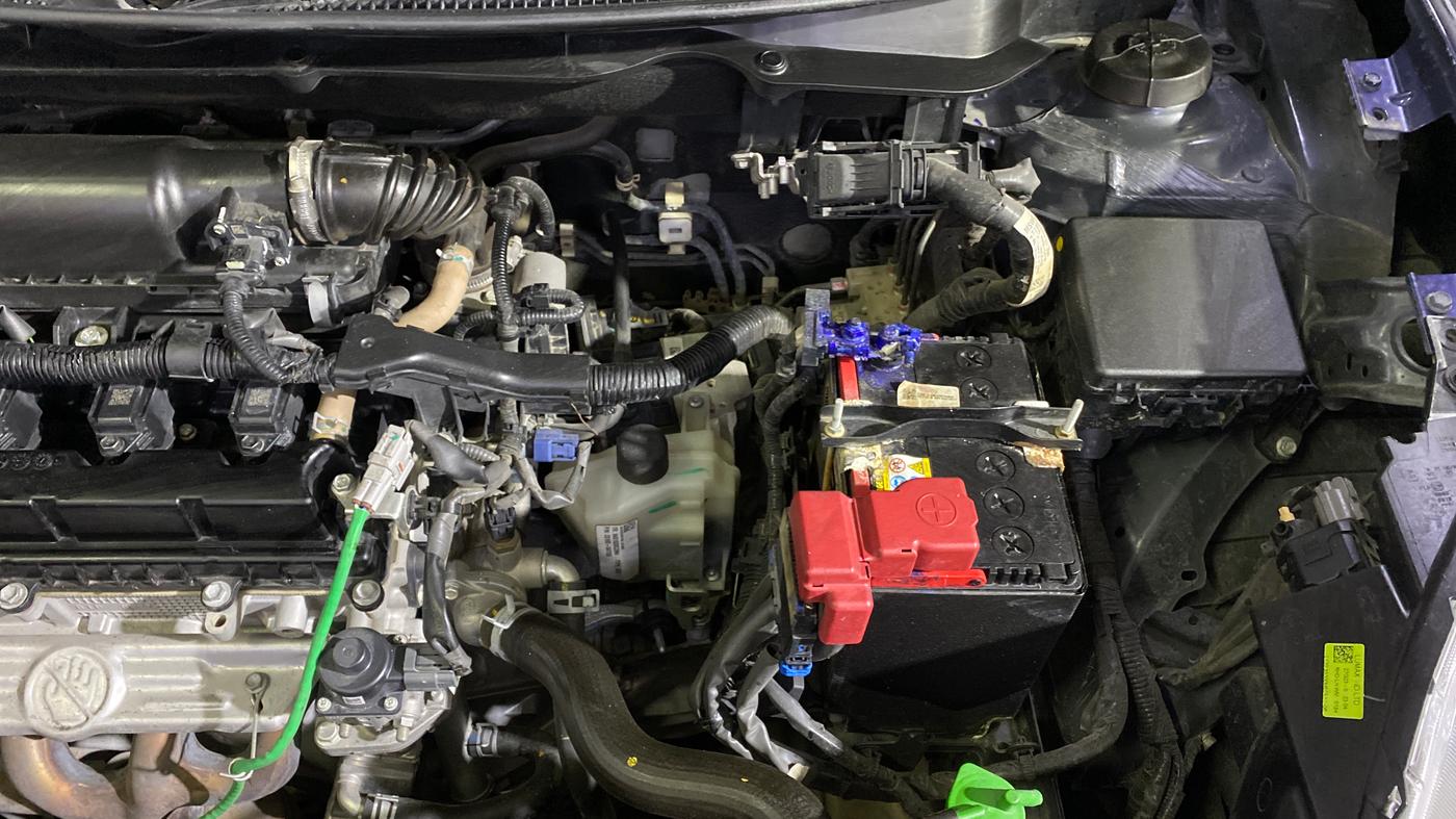 2023 Maruti Swift VXI AMT, Petrol, Automatic, 50,231 km, Engine View - Left