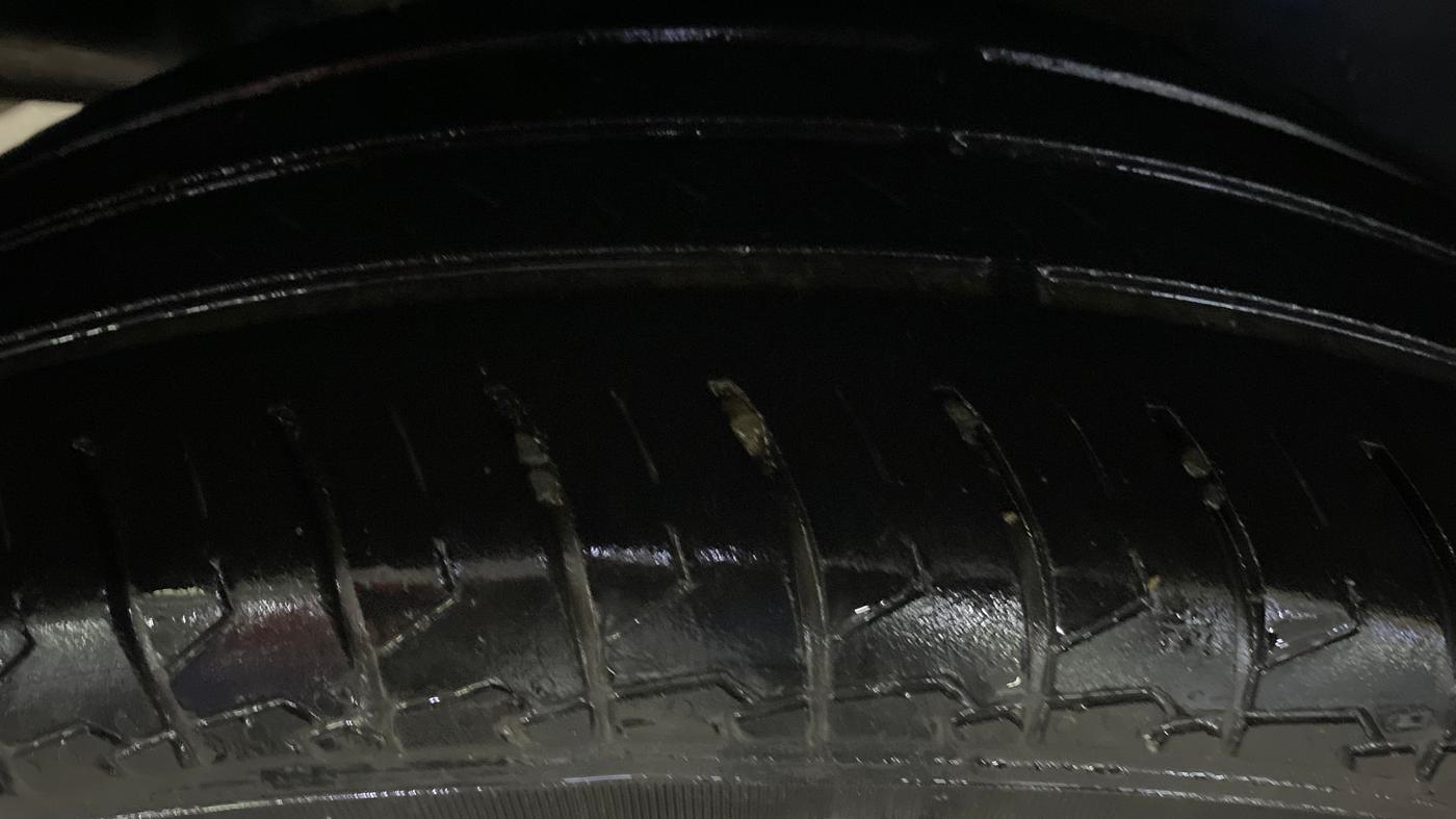 2023 Maruti Swift VXI AMT, Petrol, Automatic, 50,231 km, Right Rear Tyre Tread