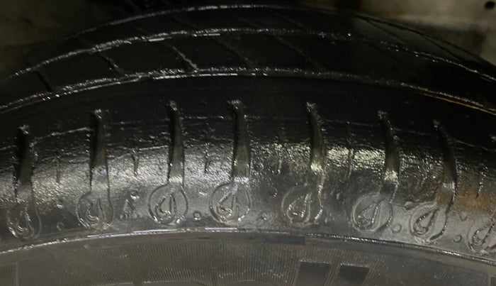 2022 Renault Kwid RXT 1.0, Petrol, Manual, 45,761 km, Right Front Tyre Tread