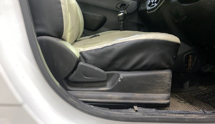 2022 Renault Kwid RXT 1.0, Petrol, Manual, 45,761 km, Driver Side Adjustment Panel