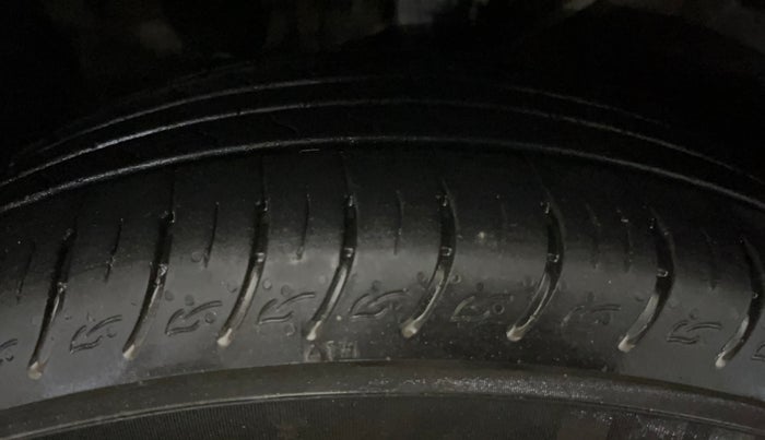 2016 Hyundai Creta S 1.6 PETROL, Petrol, Manual, 58,584 km, Left Front Tyre Tread