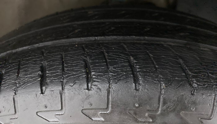 2018 Maruti IGNIS DELTA 1.2, Petrol, Manual, 55,142 km, Right Front Tyre Tread