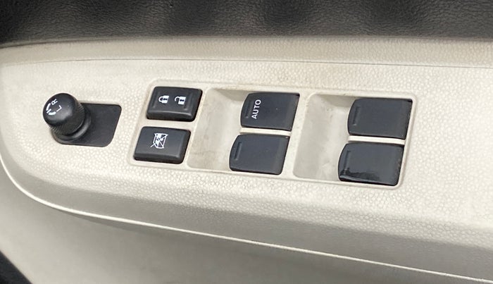 2018 Maruti IGNIS DELTA 1.2, Petrol, Manual, 55,142 km, Right front window switch / handle - Power window makes minor noise