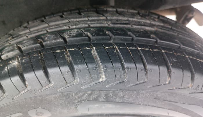 2018 Renault Kwid RXT 1.0 AMT (O), Petrol, Automatic, 41,672 km, Left Rear Tyre Tread