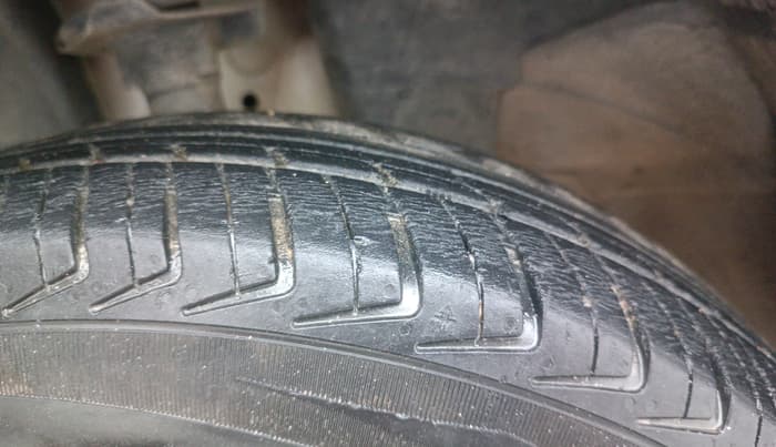 2018 Renault Kwid RXT 1.0 AMT (O), Petrol, Automatic, 41,672 km, Left Front Tyre Tread