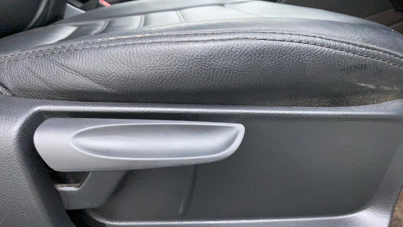 2018 Volkswagen Polo COMFORTLINE 1.0 PETROL, Petrol, Manual, 48,506 km, Driver Side Adjustment Panel