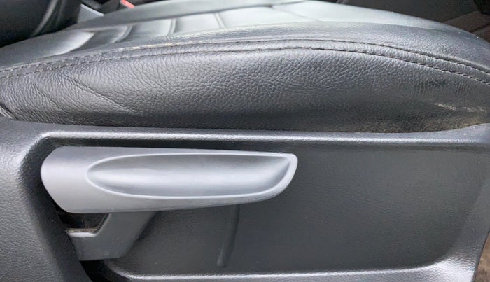 2018 Volkswagen Polo COMFORTLINE 1.0 PETROL, Petrol, Manual, 48,506 km, Driver Side Adjustment Panel