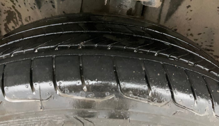 2020 Jeep Compass LIMITED PLUS PETROL AT, Petrol, Automatic, 64,162 km, Left Front Tyre Tread