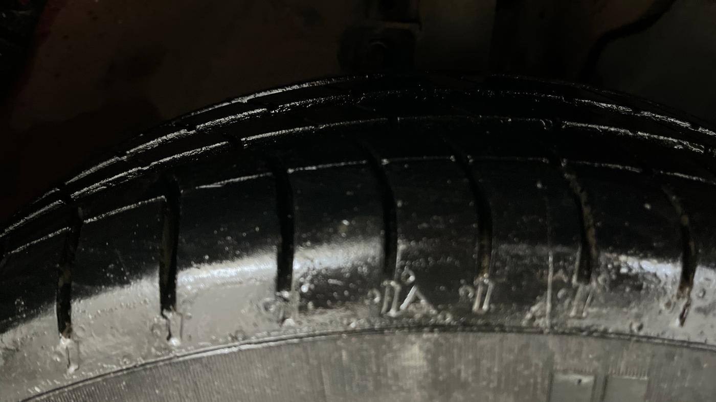 2017 Mahindra KUV 100 NXT K8 P 6 STR, Petrol, Manual, 69,976 km, Right Front Tyre Tread