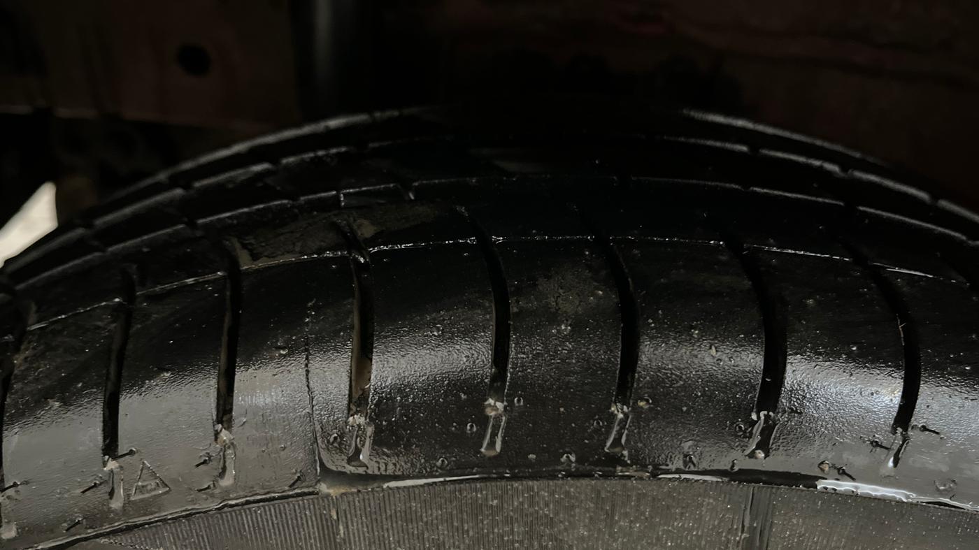 2017 Mahindra KUV 100 NXT K8 P 6 STR, Petrol, Manual, 69,976 km, Right Rear Tyre Tread