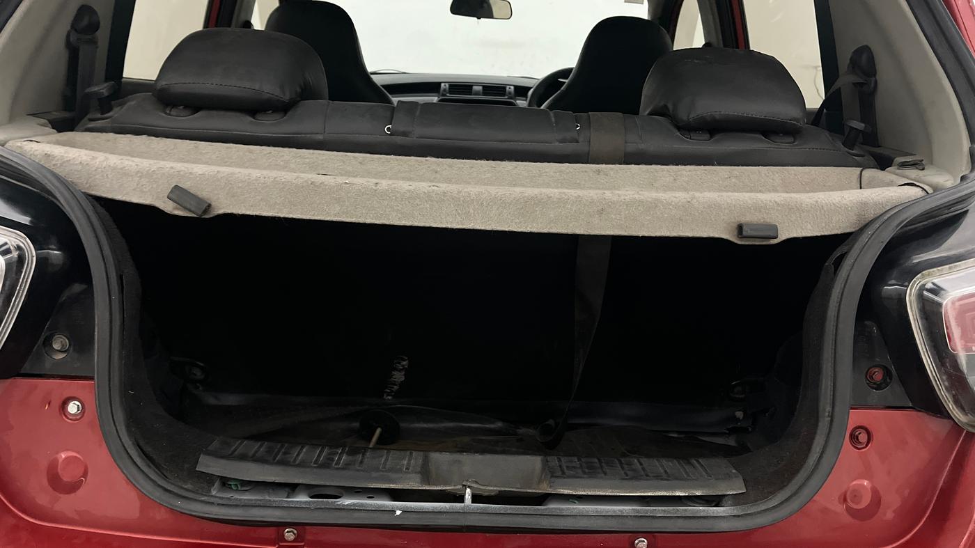 2017 Mahindra KUV 100 NXT K8 P 6 STR, Petrol, Manual, 69,976 km, Boot Inside