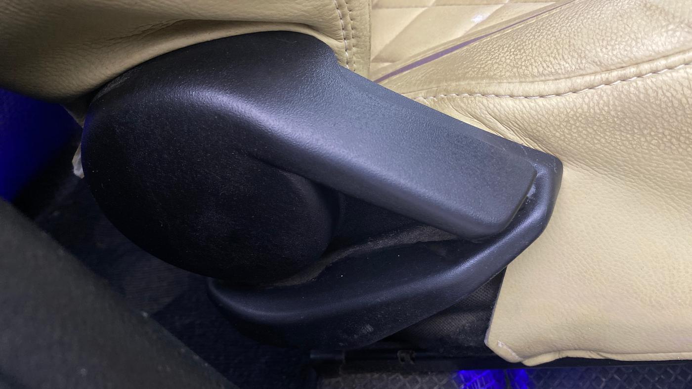 2016 Maruti Baleno DELTA PETROL 1.2, Petrol, Manual, 40,612 km, Driver Side Adjustment Panel