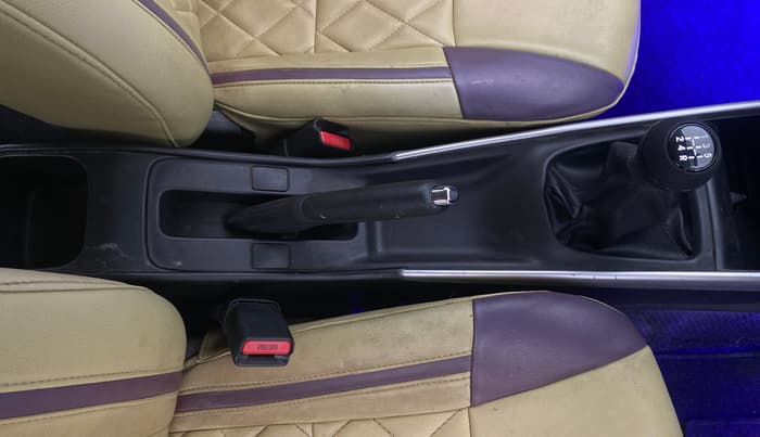 2016 Maruti Baleno DELTA PETROL 1.2, Petrol, Manual, 40,612 km, Gear Lever