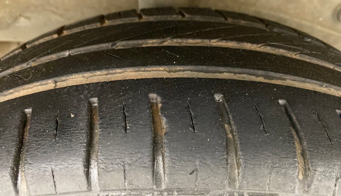 2011 Toyota Etios G, Petrol, Manual, 79,468 km, Right Rear Tyre Tread