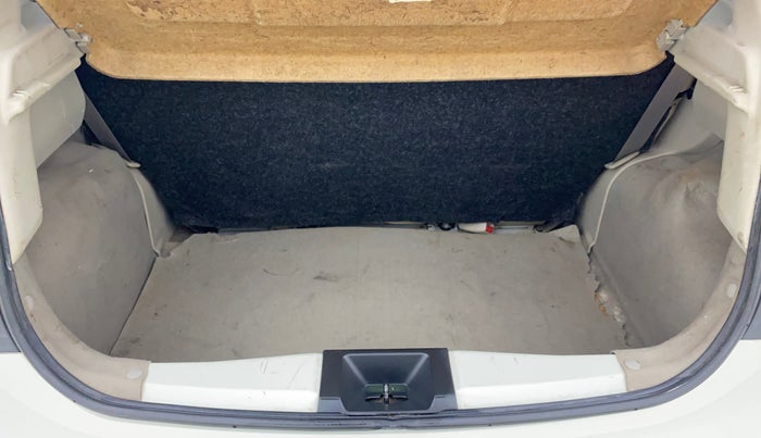 2016 Renault Pulse RXL ABS DIESEL, Diesel, Manual, 86,325 km, Boot Inside