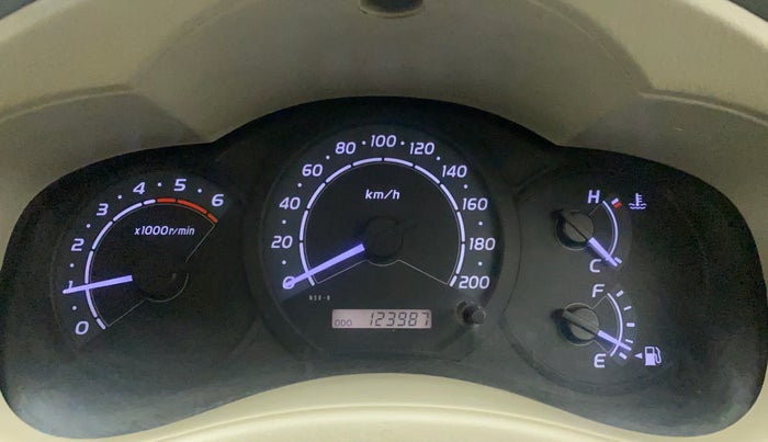 2011 Toyota Innova 2.5 G4 7 STR, Diesel, Manual, 1,23,987 km, Odometer Image