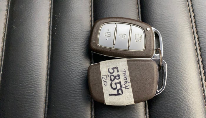 2019 Hyundai Elite i20 ASTA 1.2 (O), Petrol, Manual, 38,963 km, Key Close Up