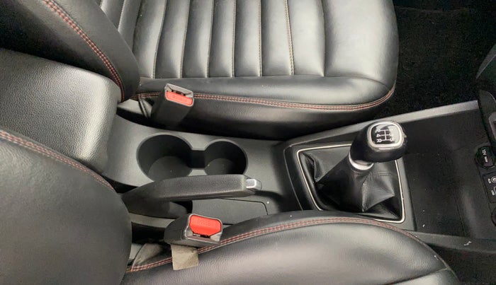 2019 Hyundai Elite i20 ASTA 1.2 (O), Petrol, Manual, 38,963 km, Gear Lever