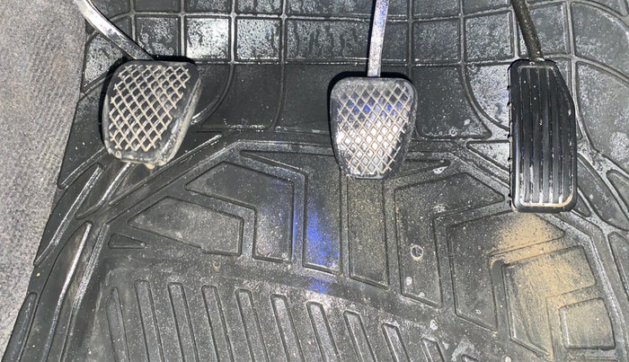 2012 Honda City 1.5L I-VTEC CORPORATE MT, Petrol, Manual, 1,15,554 km, Pedals