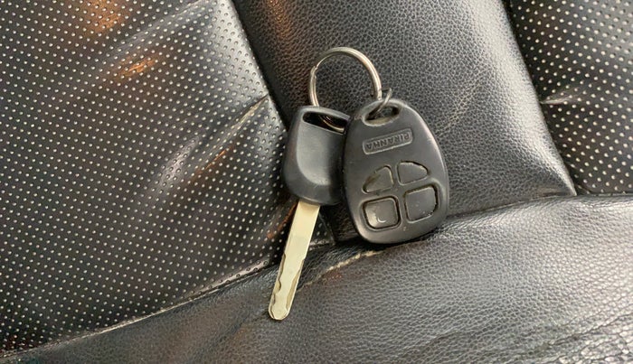 2012 Honda City 1.5L I-VTEC CORPORATE MT, Petrol, Manual, 1,15,554 km, Key Close Up