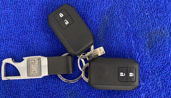 2021 Maruti Baleno ZETA PETROL 1.2, Petrol, Manual, 27,303 km, Key Close Up