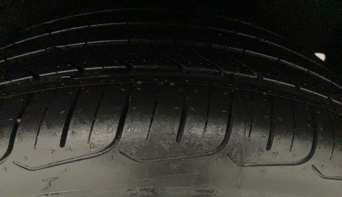 2021 Maruti Baleno ZETA PETROL 1.2, Petrol, Manual, 27,303 km, Left Rear Tyre Tread