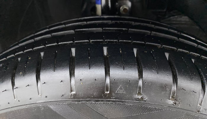 2021 Maruti Baleno ZETA CVT PETROL 1.2, Petrol, Automatic, 6,001 km, Right Front Tyre Tread