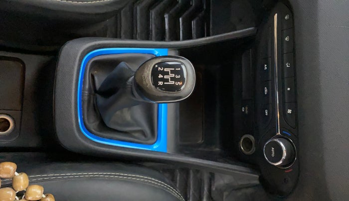 2021 Tata PUNCH CREATIVE  MT, Petrol, Manual, 65,734 km, Gear Lever