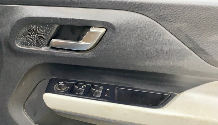 2021 Tata PUNCH CREATIVE  MT, Petrol, Manual, 65,734 km, Driver Side Door Panels Control