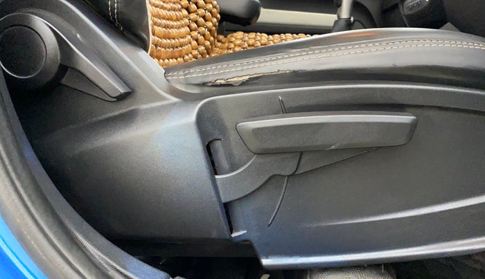 2021 Tata PUNCH CREATIVE  MT, Petrol, Manual, 65,734 km, Driver Side Adjustment Panel