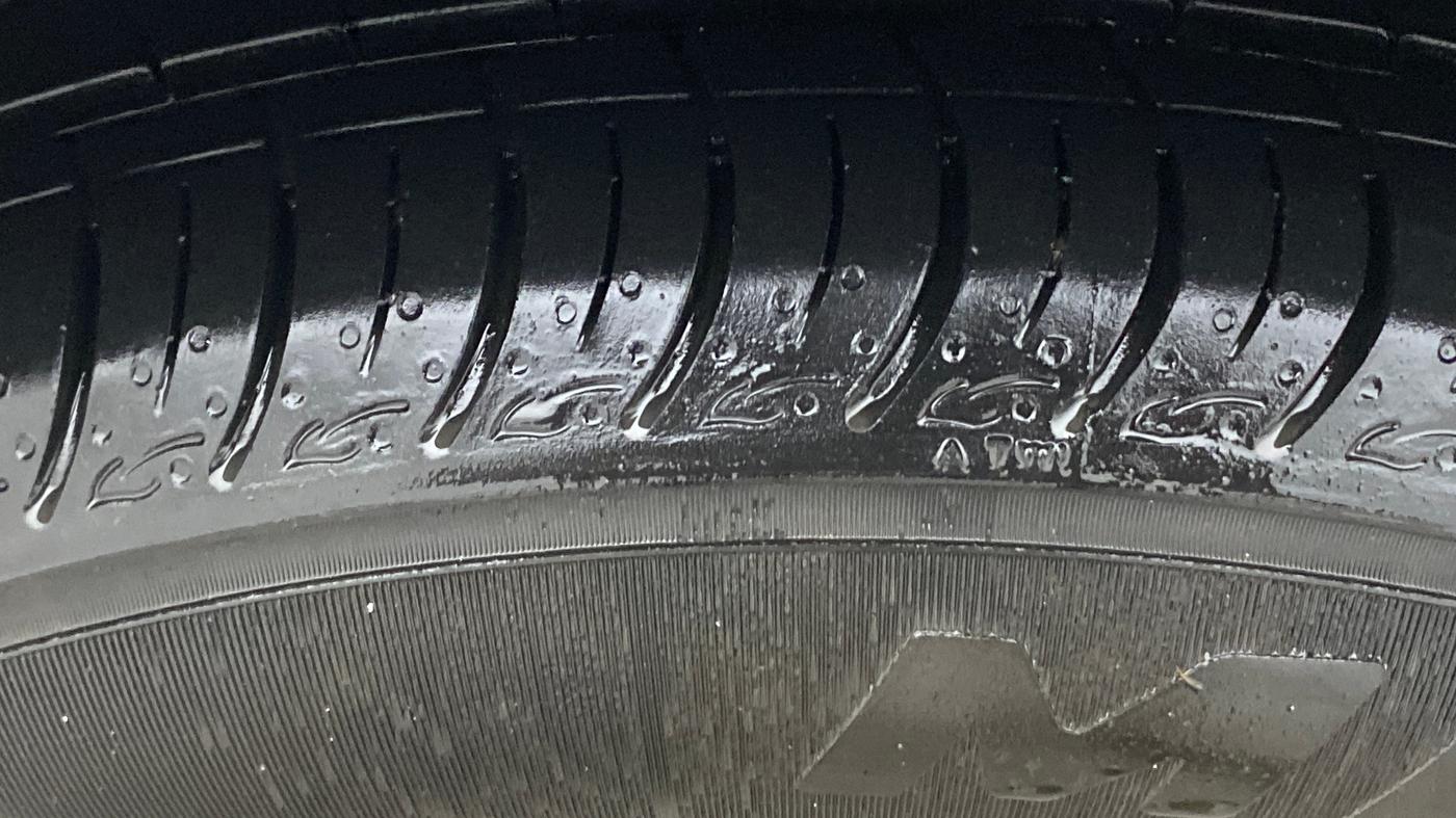 2017 Nissan Sunny XV DIESEL, Diesel, Manual, 1,18,481 km, Right Rear Tyre Tread