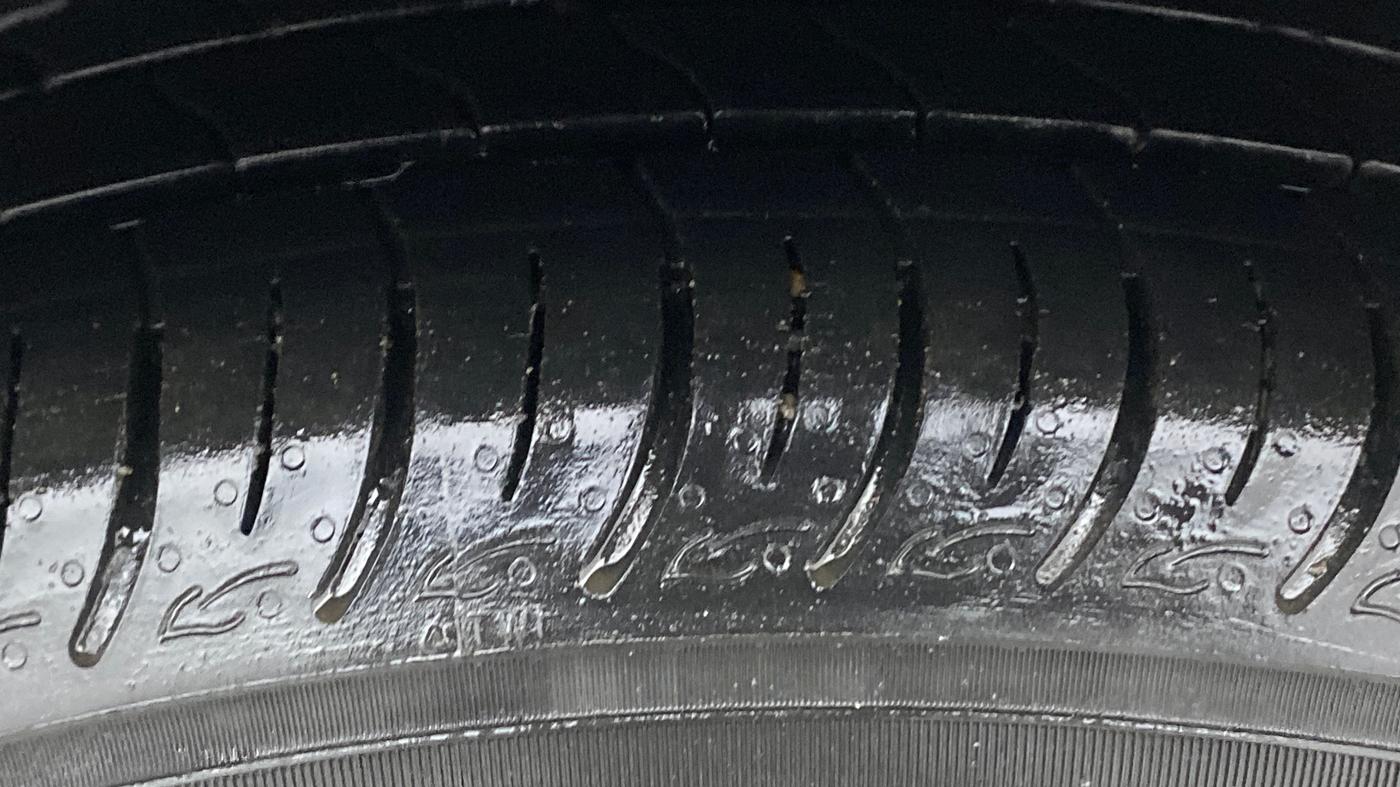 2017 Nissan Sunny XV DIESEL, Diesel, Manual, 1,18,481 km, Left Rear Tyre Tread