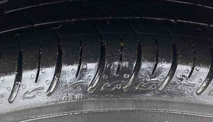 2017 Nissan Sunny XV DIESEL, Diesel, Manual, 1,18,427 km, Left Rear Tyre Tread