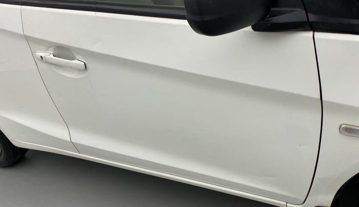 2014 Honda Brio E MT, Petrol, Manual, 62,232 km, Driver-side door - Slightly dented
